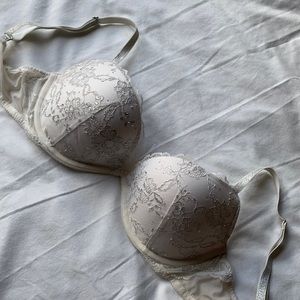 White Silver Lace Victoria’s Secret PushUp Bra 34C